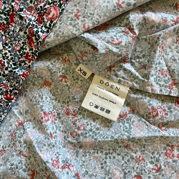 Doen Sia Top in Petit Jardin Print. Size XS. - Picture 4 of 7